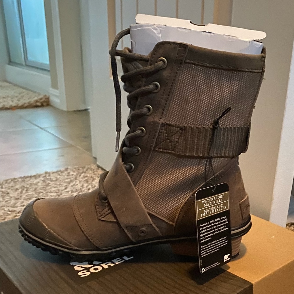 Sorel Slimboot lace size 7.5M Vintage.